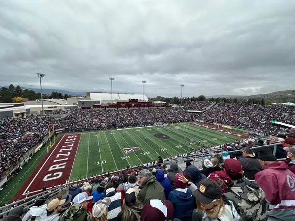 GRIZ vs Utah Tech / Griz Den