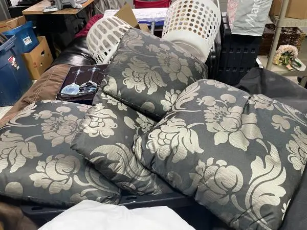 4 gorgeous bronze/black/grayish couch pillows