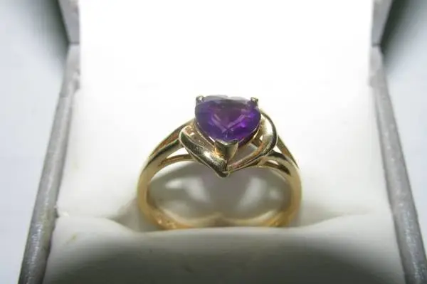 Ring Size 7.5  Heart Shaped Amethyst 10K Yellow Gold Beautiful