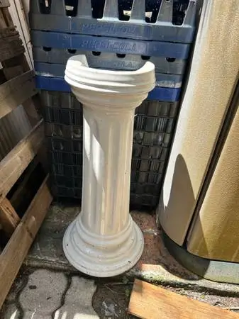 Sink pedestial base only made in Mexico 27 inches high
