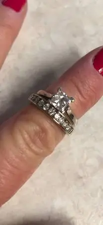 1.50 ctw diamond engagement ring set.