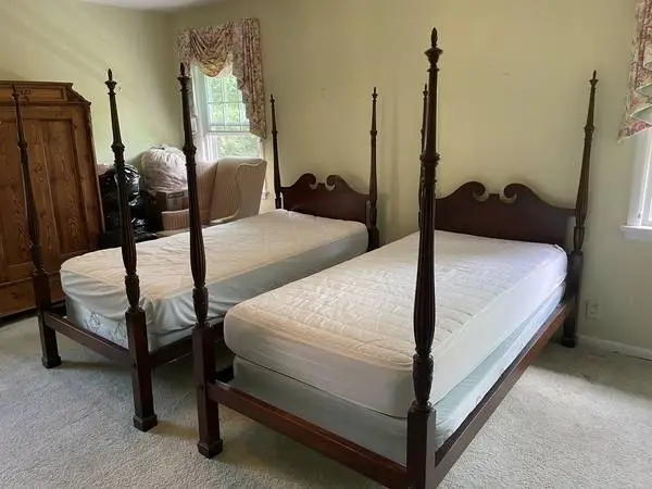 (2) Four-poster twin beds, traditional dark mahogany (and mattress)