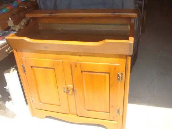 dry sink w/ copper tray