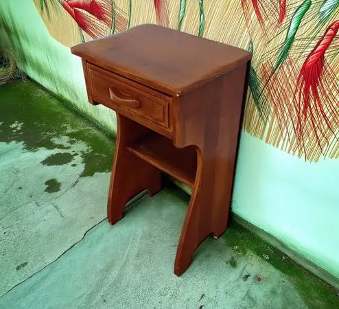 Cushman Colonial Creation Molly Stark Nightstand Table