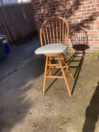 Tall chair
