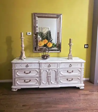 THOMASVILLE BUFFET SERVER / VANITY /CABINET DRESSER OR TV STAND