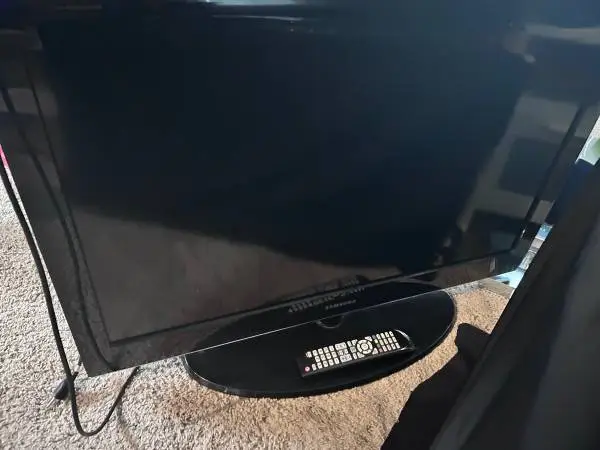 37” SAMSUNG Flat Screen TV in excellent condition