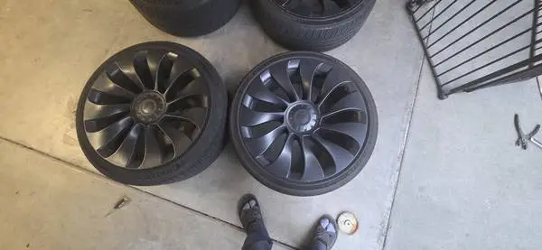 Tesal Y OEM Wheels and Tires