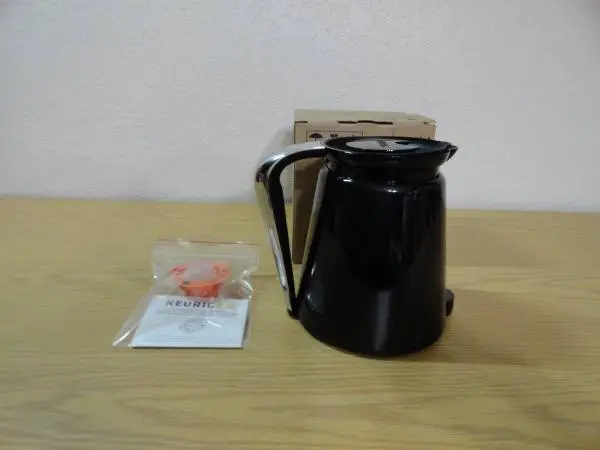 Keurig 2.0 Carafe and cleaning accessory