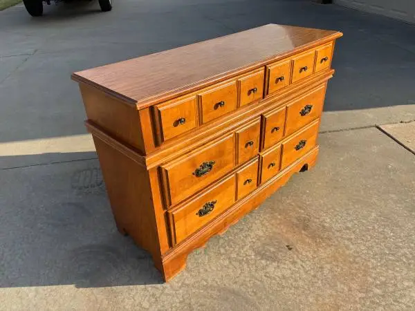 Beautiful Sturdy  Maple 6 Drawer Chest of Drawers