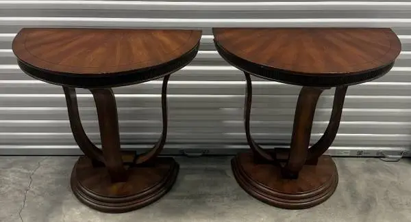⭐️Butler Astor - Demilune Table Exquisite⭐️ Only $300⭐️