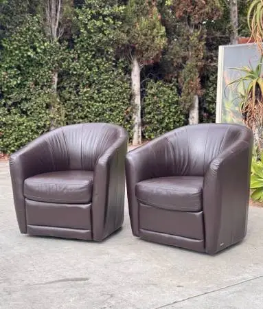 Natuzzi Leather Swivel Lounge Barrel Chairs (Pair) – Mid Century
