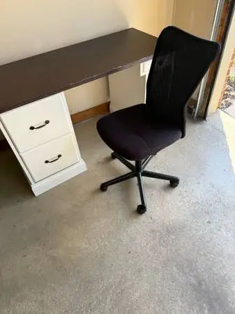 Desk & Swivel Black Chair
