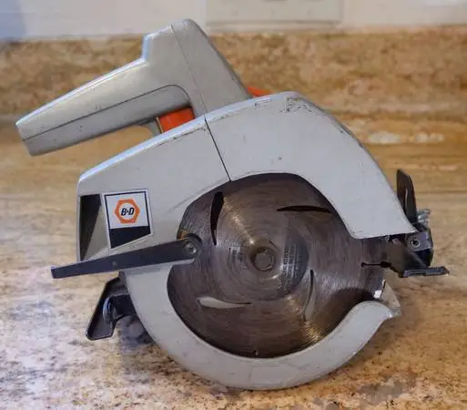 Electric Corded 7.25 Inch Circular Saw - Black & Decker Brand