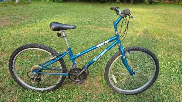 GT Flame 24 Mountain Bike