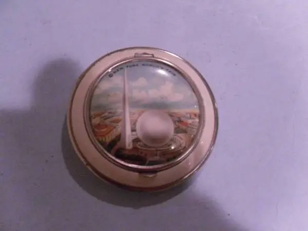 Jewelry, Ladies Powder Compact, Worlds Fair, 1939 New York City, NEW