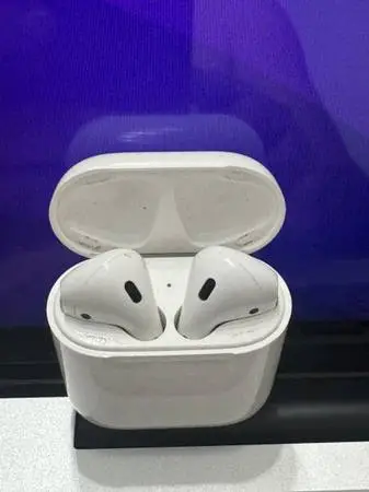 Apple AirPods 2nd Gen