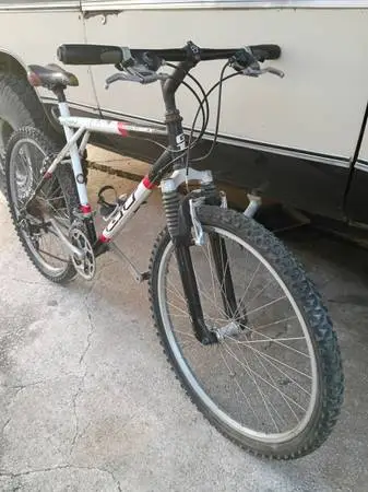 VINTAGE 26 GT SADDLEBACK HARD-TAIL MOUNTAIN BIKE