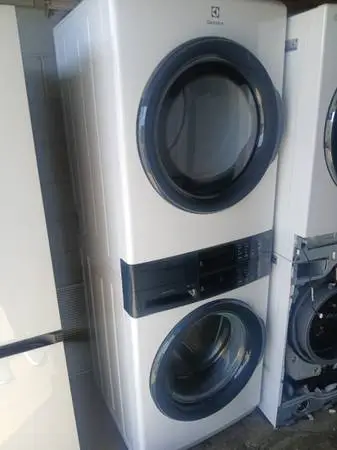 New ! ELECTROLUX 27 stackable washer tower gas dryer