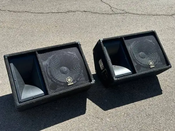 TW0 (2) Yamaha SM12V 350W USA 12” Club V Series Floor Monitor