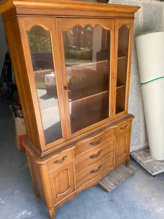 CHINA CABINET