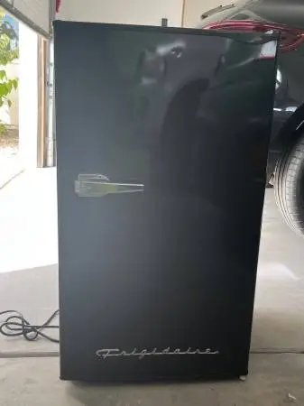 Frigidaire mini fridge