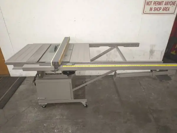 Delta construction grade table saw