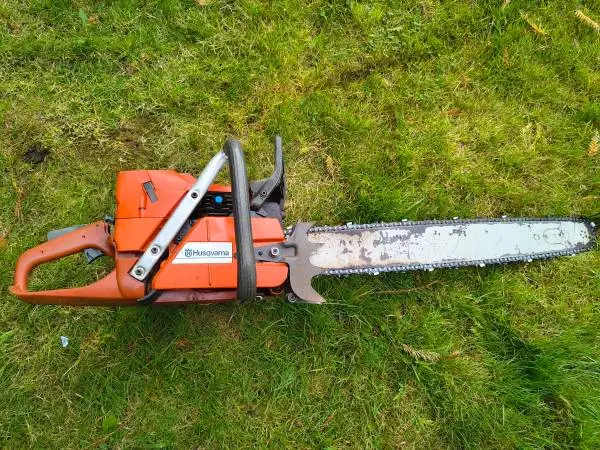 Husqvarna 372XP Professional Chainsaw – 71cc – 30 Bar – Low Hours – $