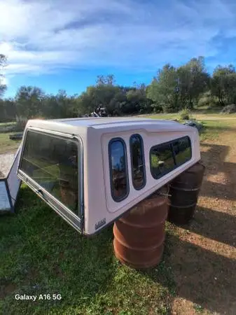 LEER Pick up shell for long bed small pick ups