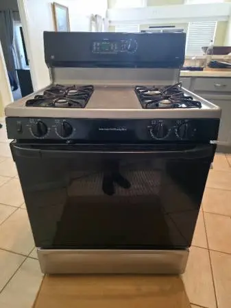 GE gas range 75$ ypu pick up