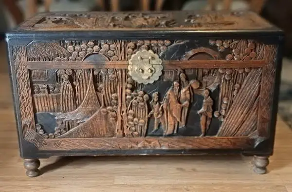 Beautiful Clean Hardwood Hand Carved Storage Chest W/Keys Exc. Cond!