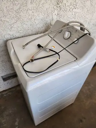 GE Hotpoint Top Load Washer 3.8 cu. ft. Model HTW240ASK6WS