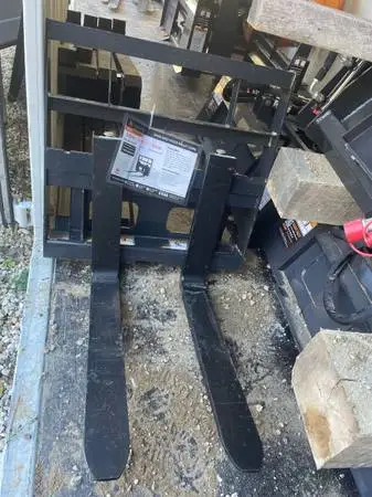 Skid steer mini skidsteer forks