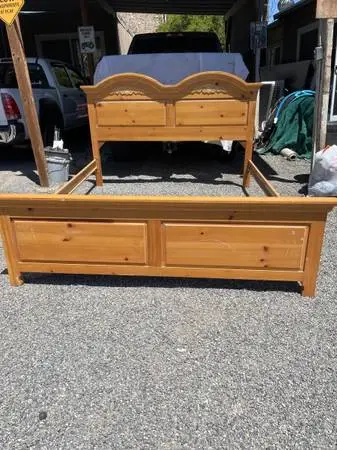 CAL KING BED FRAIM