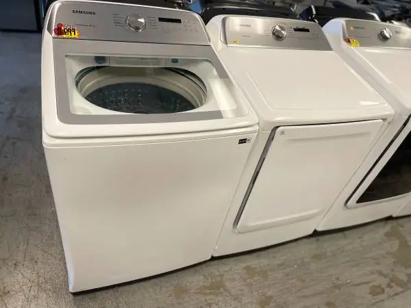 Samsung washer with agitator 5.0 cu Ft and dryer gas