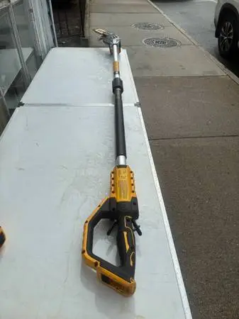 DEWALT 20V CORDLESS POLE SAW MODEL DCPS620 BRAND NEW CONDITION TOOL ONLY