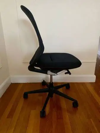 Vitra Meda Office Desk Chair - A $1400 Modern Masterpiece Like New!