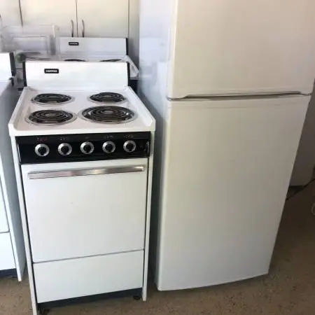 Stove , Electric 20 Like new$ 179.00  , 10 cu 24wide Refridgerator