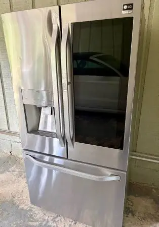 LG Studio Counter Depth Refrigerator (Stainless French 3 Door)