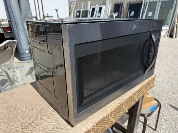 30W SS Whirlpool Microwave Oven 1.7 Cu Ft Model #WMH31017FS Used