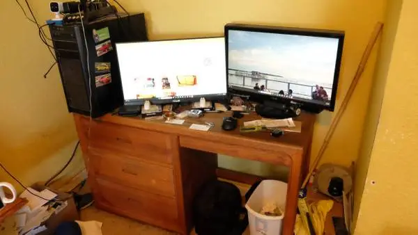 Wood Desk - Appears to be made out of Oak