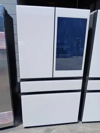 New ! Samsung white family hub refrigerator