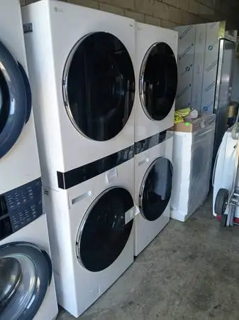 New ! Lg thinq 27 white smart ai tower washer and gas dryer