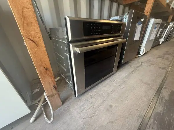 30W SS Thermador Wall Oven 4.7 Cu Ft Model ME301ES/09 Used Good Cond