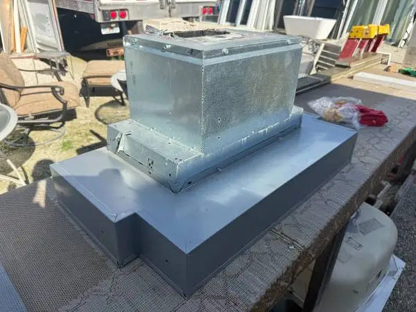 21W SS Broan Hood Vent Mesh Filter Model # PM400SS Used Good Cond