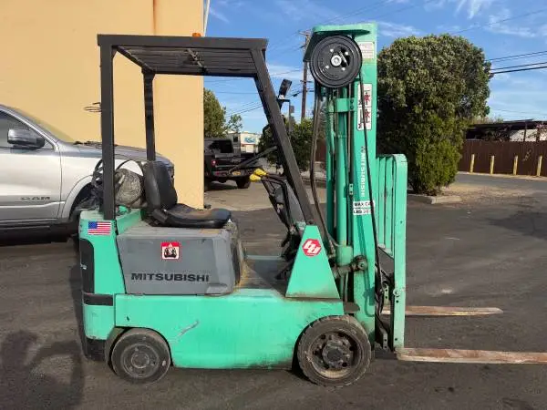 Forklift Mitsubishi 3,000lb. Cap (Runs Good)