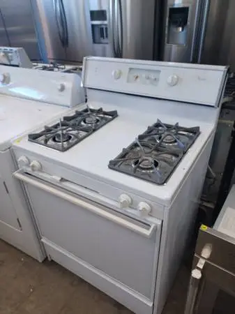 WHIRLPOOL gas stove whit Grill