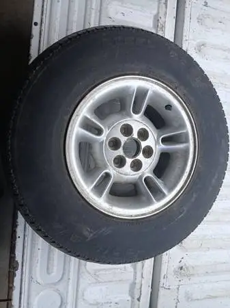 Dodge Dakota/Durango Wheel w Mounted Tire/Holds Air