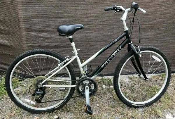 TREK NAVIGATOR 100 21 SPEED  COMFORT BIKE