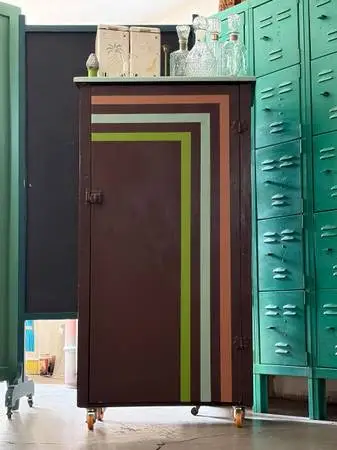 Fun Old Retro Cabinet